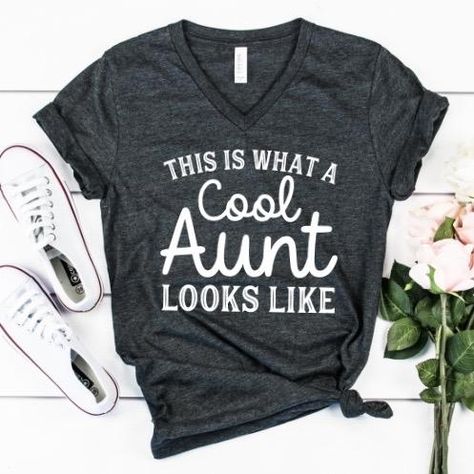 Baby Announcement To Aunt, Aunt Baby Announcement, Baby Surprise Announcement, Fun Pregnancy Announcement, Fun Baby Announcement, Cool Aunt, Baby Announcement Pictures, Auntie Shirts, Country Girl Quotes