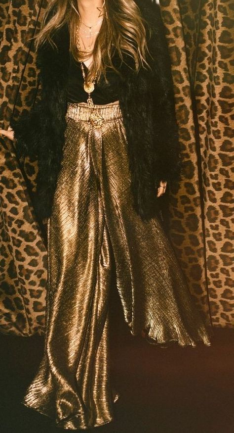 Disco Glam, Gender Fluid Fashion, Disco Style, Outfits 70s, Gold Pants, Gold Outfit, Dance Pants, Disco Outfit, Style Crush