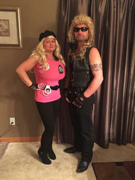 Dog & Beth.. Husband And Wife Halloween Costumes, Funny Husband, Crazy Costumes, Halloween Coustumes, Husband Humor, Halloween Inspo, Halloween 2017, Halloween 2019, Couple Halloween