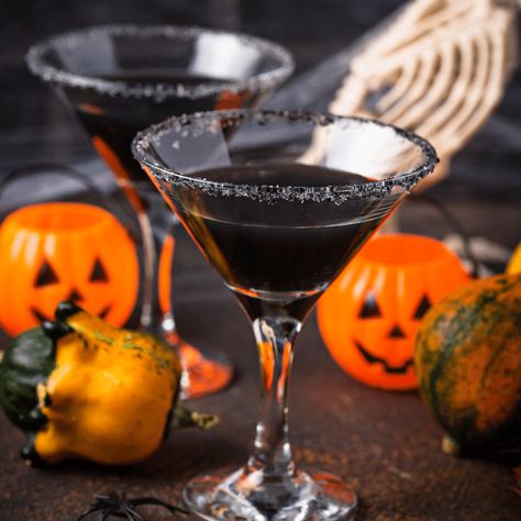 Black Margarita, Cocktail With Rum, Black Vodka, Margarita Ingredients, Halloween Cocktail, Raspberry Liqueur, Margarita Mix, Rum Cocktails, Black Raven