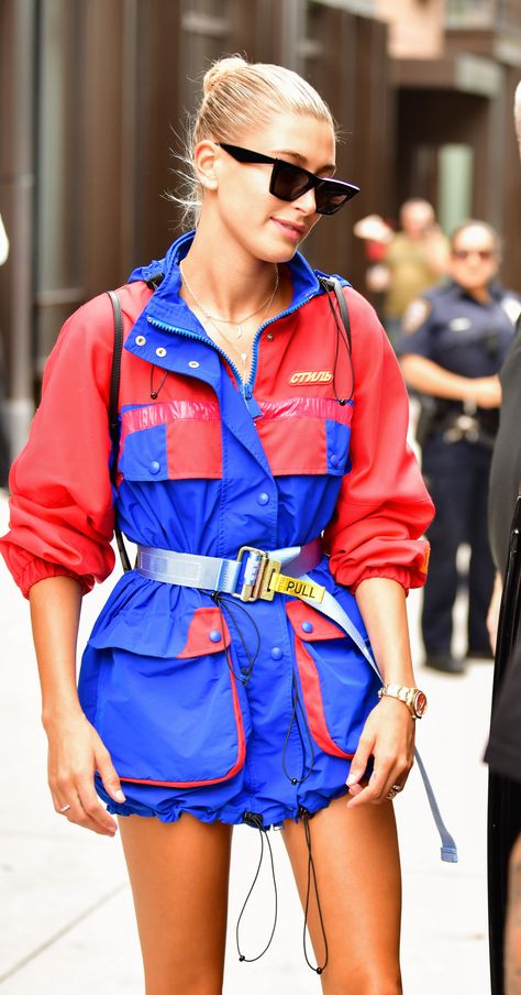 Hailey Baldwin's Colorblock Heron Preston Jacket Stile Kendall Jenner, Sportswear Fashion, Popsugar Fashion, Street Style Summer, Hailey Baldwin, Sarah Jessica Parker, Celebrity Street Style, Style Summer, Ladies Dress Design