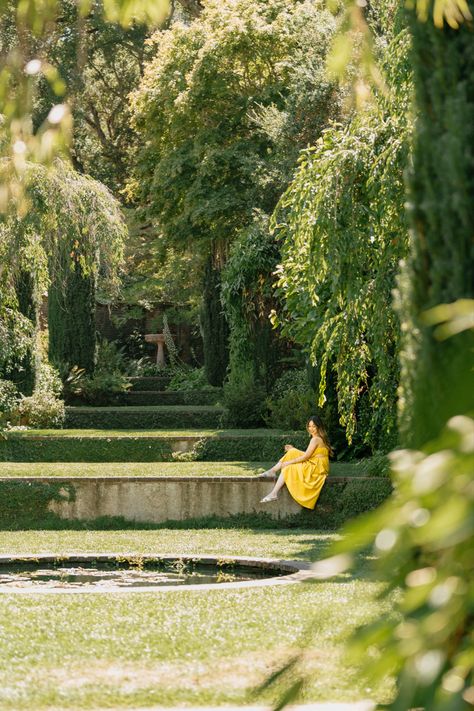 Romanticize your life. Garden photoshoot aesthetic Garden Photoshoot Aesthetic, Huntington Library And Botanical Gardens, Filoli Gardens, Garden Photoshoot, Romanticize Your Life, Pool Pavilion, Huntington Library, Photoshoot Aesthetic, Historic House