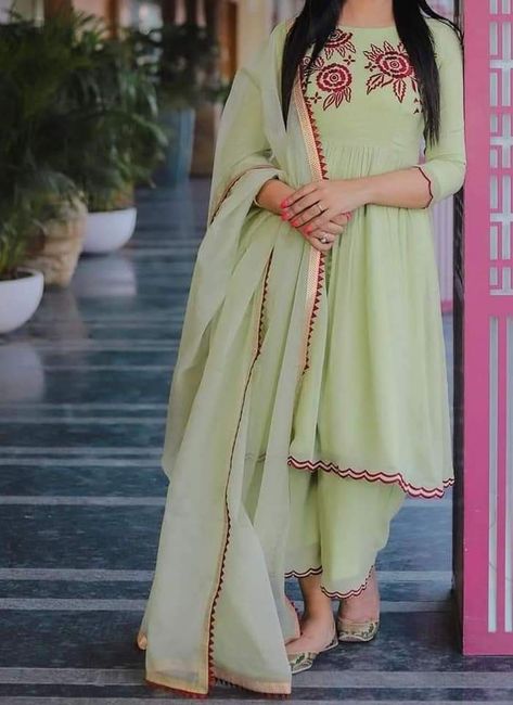 Frock Suit With Plazo Embroidery, Printed Frocks For Women, Frock Suit With Plazo, Frock Suit Ideas, Frock Suit, Punjabi Suits Designer Boutique, Simple Style Outfits, Frock Style, Long Frock