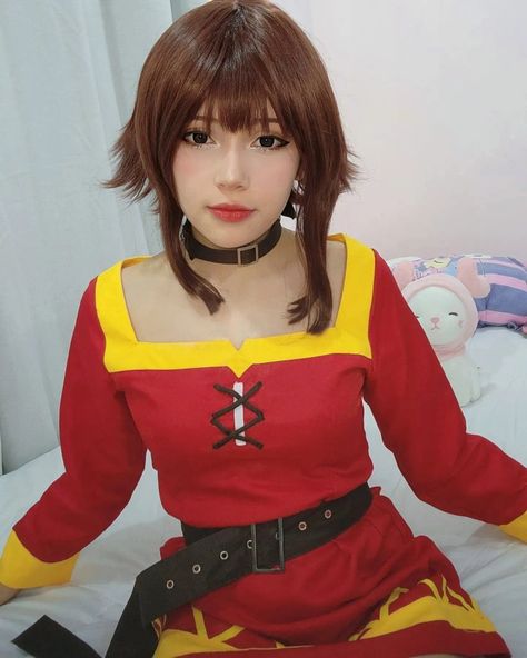 Ig: cottonee.e Konosuba Cosplay, Megumin Cosplay, Konosuba Megumin, Halloween Parejas, Cosplay Inspo, Rave Makeup, Gaming Wallpapers, Ideas Halloween, Cosplay Ideas