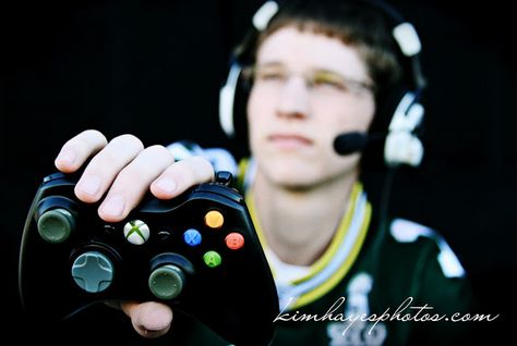 Senior Pics For Gamers, Senior Picture Ideas For Gamers, Senior Pictures For Gamers, Robotics Senior Pictures, Gaming Senior Pictures, Video Game Senior Pictures, Gamer Senior Pictures, Gamer Photoshoot, Sr Pictures