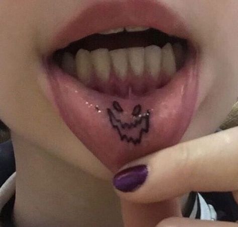 100 Cool Inner Lip Tattoos Ideas (2022) Pain, Healing and Cost - TattoosBoyGirl Tattoos