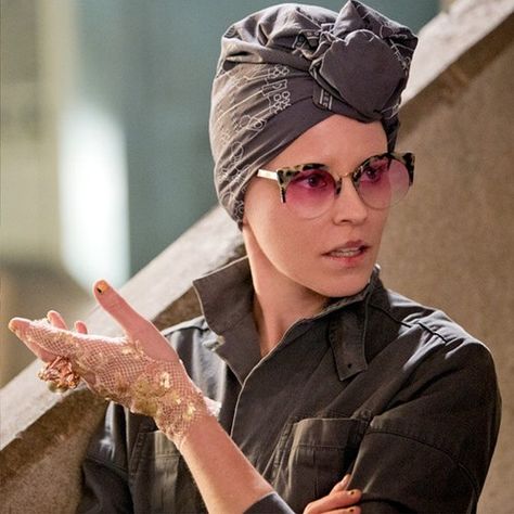 Effie's sunglasses #Effie #HungerGames #Mockingjay #Sunglasses #Turtoise Hunger Games Effie, Gale Hawthorne, District 13, Johanna Mason, Effie Trinket, Mockingjay Part 2, Hunger Games Movies, Hunger Games Mockingjay, Katniss And Peeta