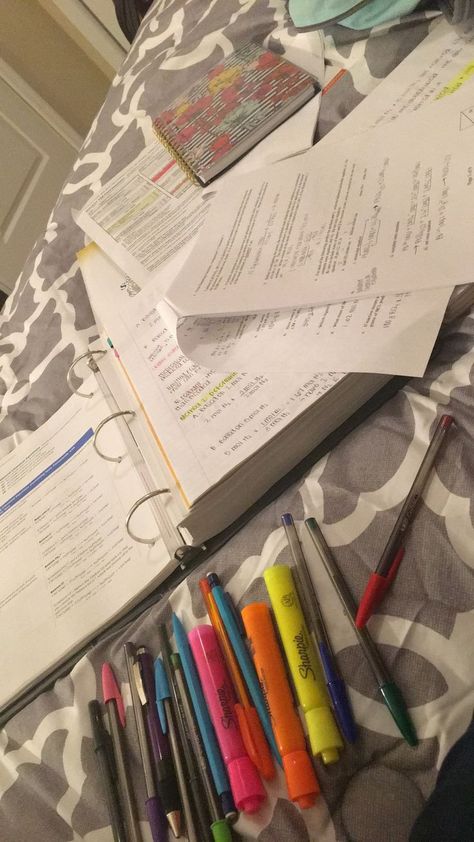 Studying At Night, Night Study, Study Stationery, School Organization Notes, Academic Validation, Study Board, Study Organization, Studying Life, Study Inspo