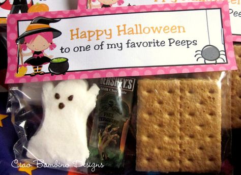 Reminder... Do a Christmas topper with Snowman marshmallow, Smaller Hershy Bar & Gramcracker Halloween WITCH S'Mores DIY Printable Bag Topper by ciaobambino, $6.00 Ghost Peeps, Halloween Smores, Treat Toppers, Halloween Favors, Halloween Chocolate, Fun With Friends, S'mores, Bag Toppers, Halloween Snacks