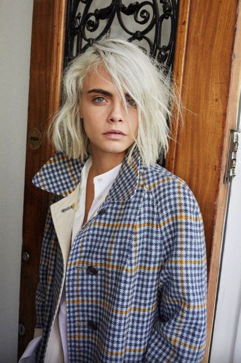 Cara Delevigne for Burberry Her Perfume Short Haircut, Short Blonde, Beauty Brands, Cara Delevingne, Hair Envy, Grunge Hair, Great Hair, Hair Today, Women Perfume