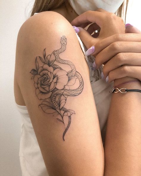 Aldoshyna Tatiana Tattooer on Instagram: “snake and rose🌹” Snake And Rose Back Tattoo, Rose And Snake Tattoo, Snake Rose Tattoo, Snake And Rose Tattoo, Tattoos For Women Shoulder, Snake Tattoo Ideas, Stick Poke Tattoo, Skull Rose Tattoos, Snake Tattoos