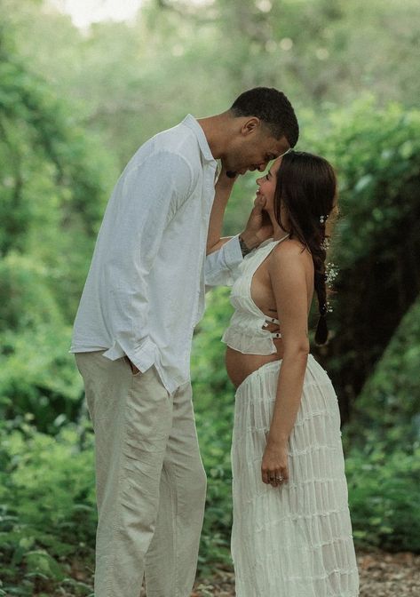 Couple Maternity Poses, Baby Coming Soon, Pregnancy Fashion Fall, Pregnancy Announcement Photoshoot, Baby Announcement Photoshoot, Maternity Photo Outfits, Cute Pregnancy Announcement, Baby Announcement Pictures, Maternity Photography Poses Pregnancy Pics