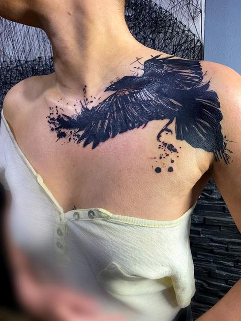 Tattoo Brazo Mujer, Black Crow Tattoos, Rabe Tattoo, Wicked Tattoos, Crow Tattoo, Raven Tattoo, Creepy Tattoos, Gaming Tattoo, Thigh Tattoos Women