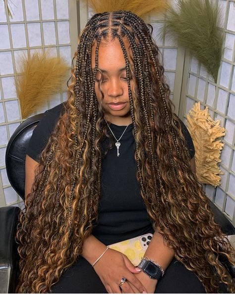 Fall Inspired Knotless Braids, Black Boho Braids With Brown Highlights, Boho Knotless Braids Fall Colors, Black And Honey Blonde Box Braids, Multi Color Boho Knotless Braids, Highlights Boho Braids, Honey Brown And Black Braids, Black And Honey Brown Boho Braids, Goddess Braids Black And Brown