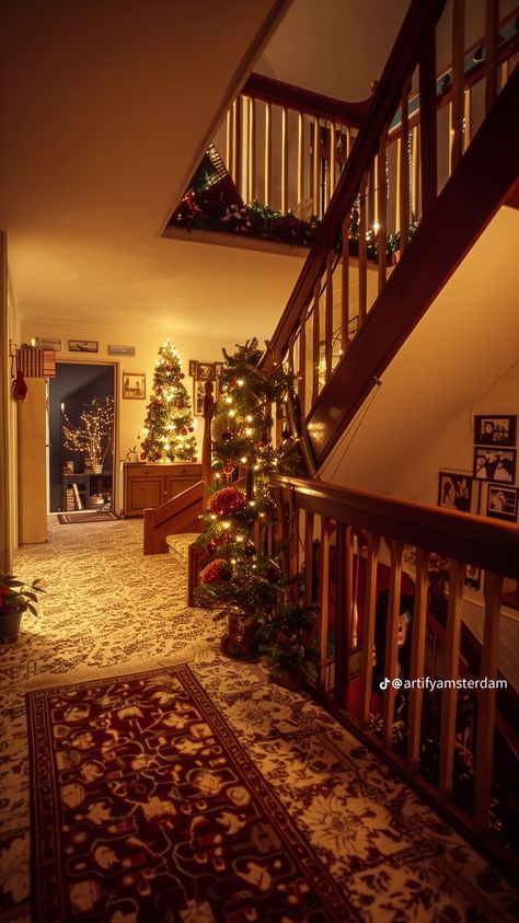 Grandma Christmas Aesthetic, Cozy Christmas House Exterior, Christmas 90s Aesthetic, Christmas Light Aesthetic, 90s Christmas Aesthetic, Vintage Christmas House, Lights For Christmas, Pretty Christmas Decorations, Christmas Dreaming