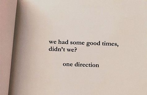 Sakshi Core, Senior Quotes Inspirational, Best Senior Quotes, Senior Year Quotes, 1d Quotes, Grad Quotes, Gambar One Direction, One Direction Lyrics, Direction Quotes