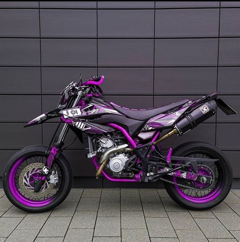 "Mi piace": 4,237, commenti: 18 - Supermoto pics supermotoslide (@supermotoslide) su Instagram: "🔥thoughts on this purple beast?🔥 _____________________________________ Tag someone who needs to see…" Purple Dirt Bike, Cross Moto, Pink Dirt Bike, Ktm Supermoto, Purple Bike, Yamaha Wr, Dirt Bike Gear, Moto Yamaha, Motos Yamaha