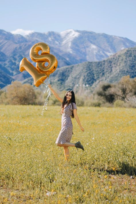 18th Balloons, 18th Birthday Photoshoot Ideas, 18th Birthday Photoshoot, Sweet 16 Pictures, Number Balloons Birthday, Birthday Photoshoot Ideas, Birthday Balloons Pictures, 18th Birthday Party Themes, Debut Photoshoot