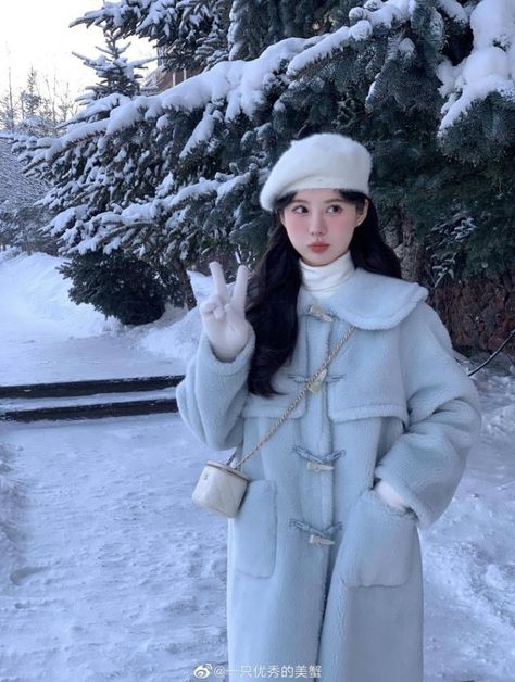 Winter Japan Fashion, Winter Cute Outfits Korean, Cute Korean Winter Outfits, Korean Style Winter Outfits, Cute Winter Outfits Korean, London Outfit Ideas Winter, Iceland Winter Outfits, Korean Cold Outfits, Winter Korean Outfits