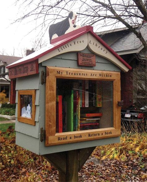 Little Free Library-I want one of my own! Little Free Library Plans, Little Free Pantry, Tiny Library, Street Library, Library Plan, Lots Of Books, Library Inspiration, Lending Library, Mini Library