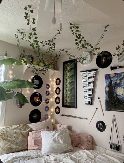 Aesthetic Room Green Room Ideas Bedroom, Dorm Room Furniture, Retro Bedrooms, Indie Room Decor, Indie Room, Dreamy Room, Room Design Bedroom, Dream Room Inspiration, Room Makeover Inspiration