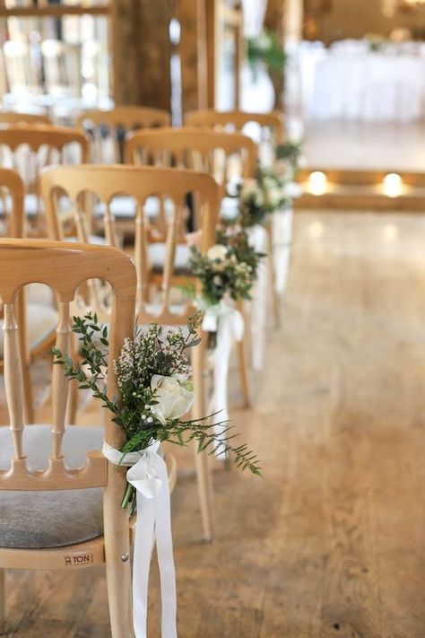 End Of Aisle Wedding Decor, Church Pew Flowers, Ceremony Decorations Church, Church Aisle Decorations, Pew Flowers, Wedding Pews, Romantic Wedding Style, Pew Ends, Wedding Color Pallet