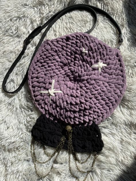 Ball Purse, Spooky Crochet, Halloween Purse, Merry Birthday, Festival Purse, Witchy Goth, Bernat Blanket Yarn, Punk Grunge, Blanket Yarn