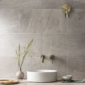 Textured Bathroom Tiles, Stone Effect Wall, Stone Tile Bathroom, Hallway Tiles Floor, Matt Stone, White Wall Tiles, Stone Bathroom, 아파트 인테리어, Kitchen Wall Tiles