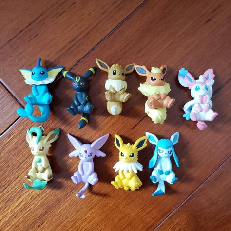 Genuine Pokemon Eevee Sylveon Vaporeon Umbreon Jolteon Flareon Anime Action Figure Model Toys Gift For Children - Action Figures - AliExpress Eevee Sylveon, Flareon Pokemon, Pokemon Room, Pokemon Diy, Pokemon Craft, Holiday Program, Pokemon Eeveelutions, Eevee Evolutions, Pokemon Party