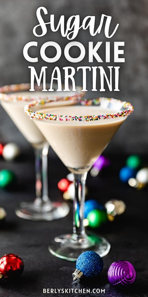 Cookie Martini Recipe, Sugar Cookie Martini Recipe, Sugar Cookie Martini, Cookie Martini, Cookie Delight, Sweet Martini, Holiday Martinis, Festive Holiday Drinks, Cocktail Experience