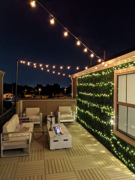 Rooftop Bar Design, Rooftop Lighting, Klein Balkon Decor, Rooftop Decor, Roof Terrace Design, Rooftop Patio Design, Terrace Garden Ideas, Terrace Garden Design, Terrace Decor