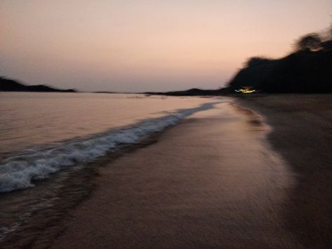 Dusk Aesthetic, Beach Evening, Beach At Night, Random Aesthetic, Old Flame, Motion Blur, Project Inspiration, Beach Aesthetic, Golden Hour