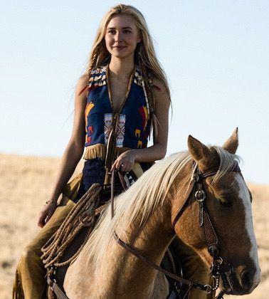 Elsa Dutton Costume, Yellowstone Beth Dutton, Lightning With The Yellow Hair 1883, 1883 Costumes, Elsa Dutton Aesthetic, 1883 Aesthetic, Beth Dutton Aesthetic, Elsa Dutton, Western Movie Characters Women