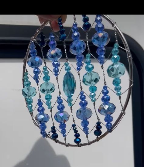 Wire Sun Catchers Diy How To Make, Embroidery Hoop Suncatcher, Window Jewelry, Sun Catchers Diy Suncatchers Copper Wire, Beaded Suncatchers, Beaded Suncatcher Chicken Wire, Beads And Wire Sun Catcher, Chicken Wire Art, Chicken Wire Crafts