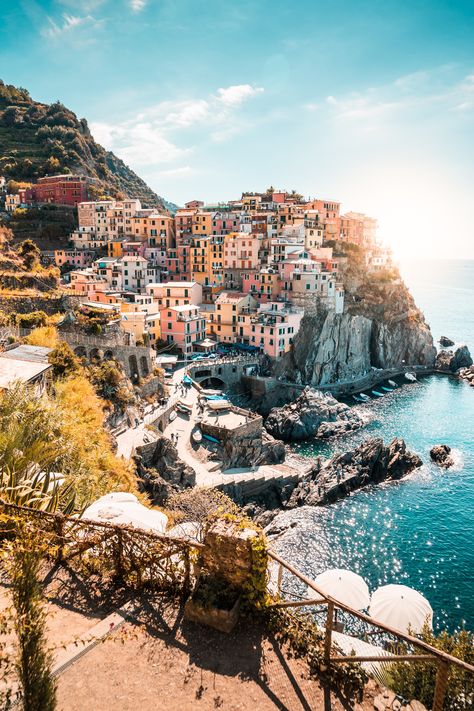 Manarola Italy, Cinque Terre Italy, Nature Style, Art Happy, Dream Travel Destinations, Travel Instagram, Travel Alone, Beautiful Places To Travel, Photography Fashion