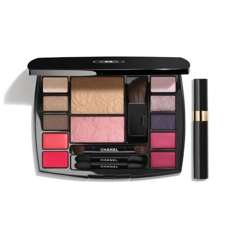 Top 6 All-In-One Makeup Palettes for Travel & Every Day Best Makeup Palettes, Travel Makeup Palette, Camelia Chanel, Travel Makeup Kit, Chanel Eyeshadow, Make Up Kits, Mini Mascara, Perfume Chanel, Complete Makeup