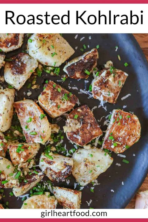 Roasted kohlrabi with garlic and grated cheese is an easy vegetable side dish that can be prepped quickly. After roasting, the chunks of kohlrabi are crispy outside and tender inside. Garnish with some chopped chives for an extra pop of colour and flavour. So delicious! #roastedkohlrabi #kohlrabirecipe #roastedveg #germanturniprecipe #vegetableside #easysidedish #veggieside #recipeforkohlrabi Kohlrabi Recipes Healthy, Kohlrabi Recipe, Easy Veggie Sides, Roasted Kohlrabi, Easy Vegetable Side Dish, Thanksgiving Recipes Side Dishes Easy, Easy Veggie Side Dish, Kohlrabi Recipes, Turnip Recipes