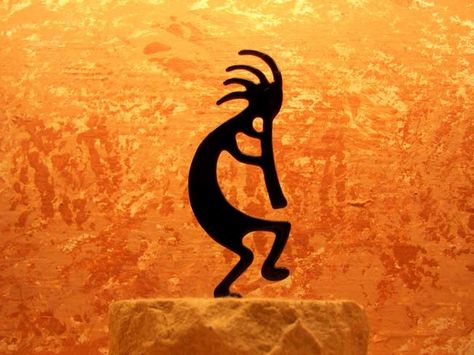 Ancient hunters painted the sections of their cave dwellings where singing, humming and music sounded best. Music is powerful Kokopelli Meaning, Native American Gods, Kokopelli Art, Cave Drawings, Native American Flute, Music Symbols, American Gods, Fabric Wall Hanging, Music Tattoos