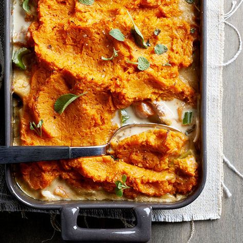 Sweet Potato Casserole Recipes Maple Glazed Chicken, Thanksgiving Casserole Recipes, Turkey Pot Pie Recipe, Sweet Potato Toppings, Thanksgiving Casserole, Boiling Sweet Potatoes, Turkey Leftovers, Turkey Pot, Sweet Potato Recipes Casserole