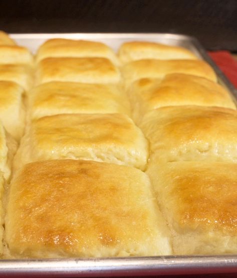 These super soft rolls will literally melt-in-your-mouth and are the perfect roll for your holiday table.  They are so easy to make and you better make two batches. #rolls #dinnerrolls #angelrolls #bread #holidayrolls #mycountrytable Angel Rolls Recipe, Angel Rolls, Rolls Dinner, My Country Table, Homemade Yeast Rolls, Angel Biscuits, Homemade Rolls, Biscuit Bread, Country Table