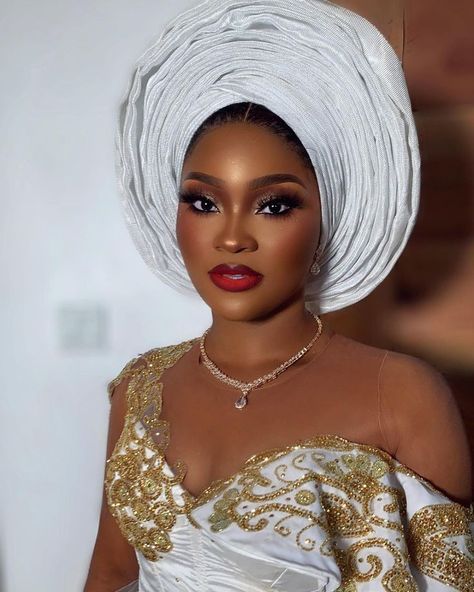 Nigerian Wedding Makeup, Nigerian Makeup, Gele Styles, Nigerian Traditional Wedding, Wedding Guest Makeup, Nigerian Bride, Yoruba Wedding, Bridal Headwear, Brown Skin Makeup