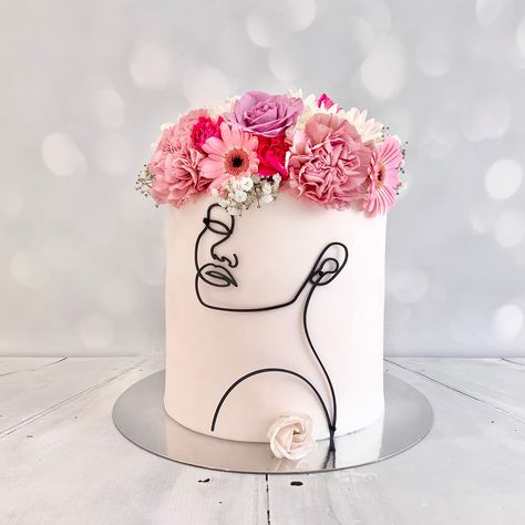 Lady Face Silhouette Cake, Face Silhouette Cake, Face Cake Ideas, Lady Face Cake, Face Cake, Floral Cakes, Face Silhouette, Silhouette Cake, Lady Face