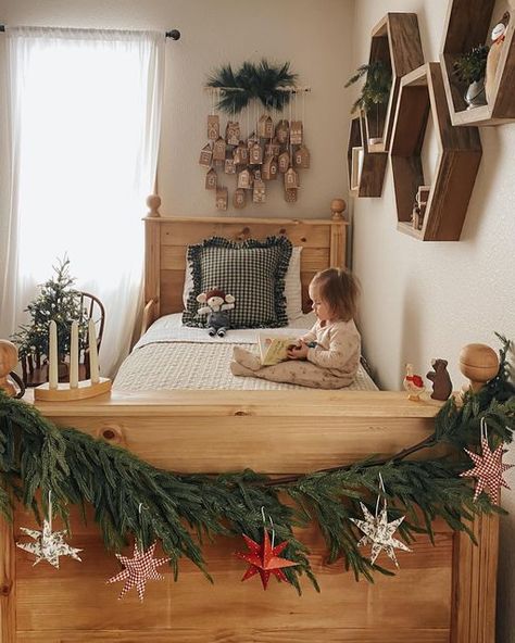 Christmas Kids Room, Martha Stewart Christmas, Christmas Coffee Table Decor, Cozy Christmas Decor, Toddler Girl Room, Bedding Inspiration, Deco Nature, Christmas Decorations For Kids, New Memories