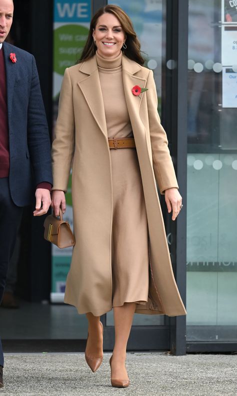 Kate Middleton Stil, European Fashion Winter, Kate Middleton Style Outfits, Düşes Kate, Looks Kate Middleton, Kate Middleton Outfits, Princess Kate Middleton, Middleton Style, Royal Outfits