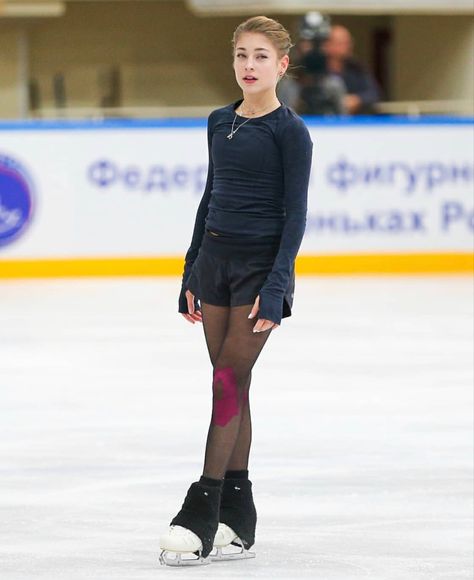 Alena Kostornaia, Aliona Kostornaia, Figure Skating Outfits, Russian Figure Skater, Practice Outfits, Coachella Outfit, Training Clothes, Skating Outfits, Hanyu Yuzuru