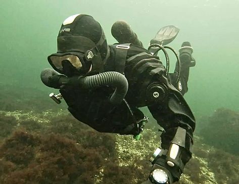 Bank Heist, Scuba Diver Girls, Dive Computers, Scuba Gear, Free Diving, Diving Gear, Work Gear, American Soldiers, Scuba Diver