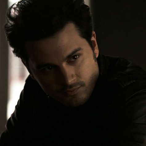 Tissue Aesthetic, Enzo St John, Enzo Vampire Diaries, Enzo Tvd, Vampire Diary, Gallows Humor, Michael Malarkey, Fictional Character Crush, Vampire Diaries Cast