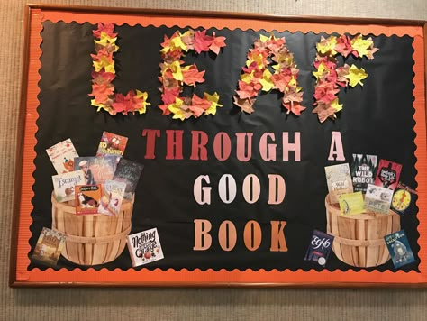 Fall Library Displays, Book Bulletin Board, School Library Bulletin Boards, School Library Decor, Elementary Bulletin Boards, School Library Displays, Library Bulletin Board, Reading Tree, Reading Bulletin Boards