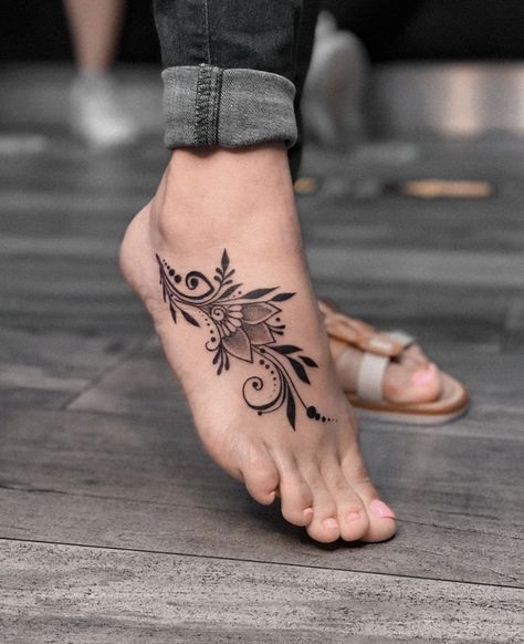 Foot Tattoo Placement, Small Foot Tattoo, Floral Foot Tattoo, Butterfly Foot Tattoo, Foot Tattoo Ideas, Foot Tattoo Designs, Anklet Tattoos For Women, Ankle Foot Tattoo, Cute Foot Tattoos