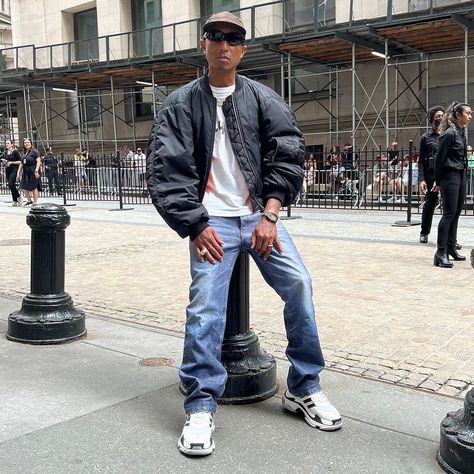 Balenciaga Triple S Outfit Men, Balenciaga Triple S Outfit, Slim Jeans Outfit, Triple S Outfit, Balenciaga Outfits, Balenciaga Outfit, Balenciaga Blue, Adidas Pharrell Williams, Guys Fits